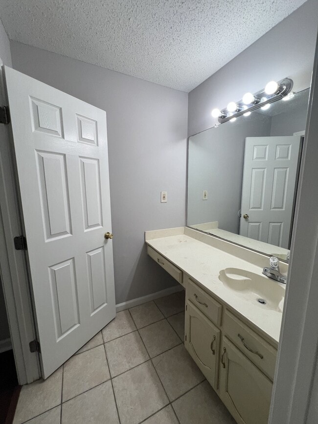 Building Photo - 9274 Charly Hill Ln