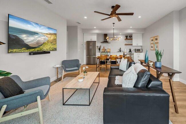 Building Photo - 13985 Mira Montana Dr