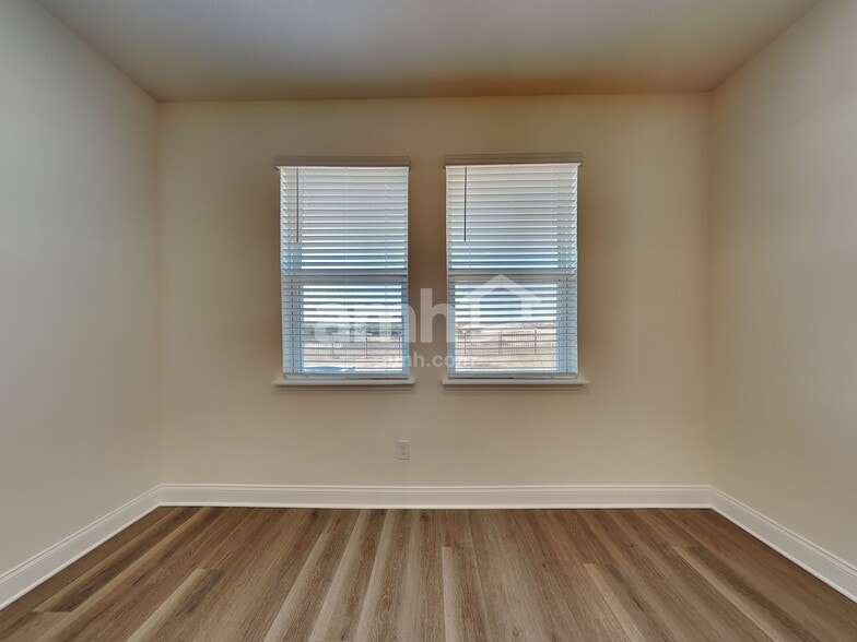 Building Photo - 16356 Willo Pines Ln