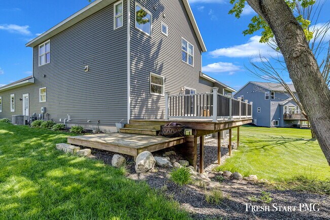 Building Photo - Spacious 6-Bedroom Retreat in Rockford with 3.5 Luxurious Baths