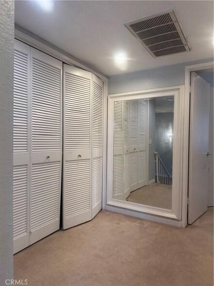 Building Photo - 10201 Mason Ave