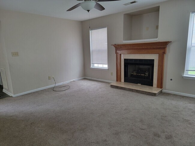 Building Photo - 1110 Carriage Ct