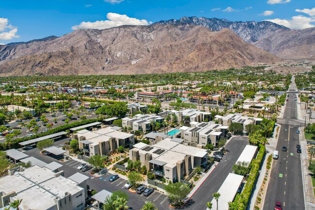 Building Photo - 112 The Riv