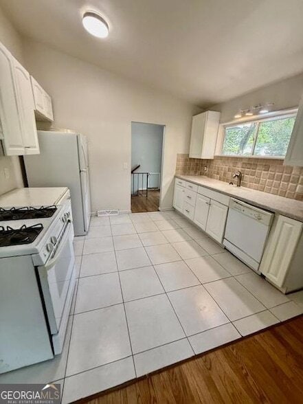 Building Photo - 3591 Raymond Dr