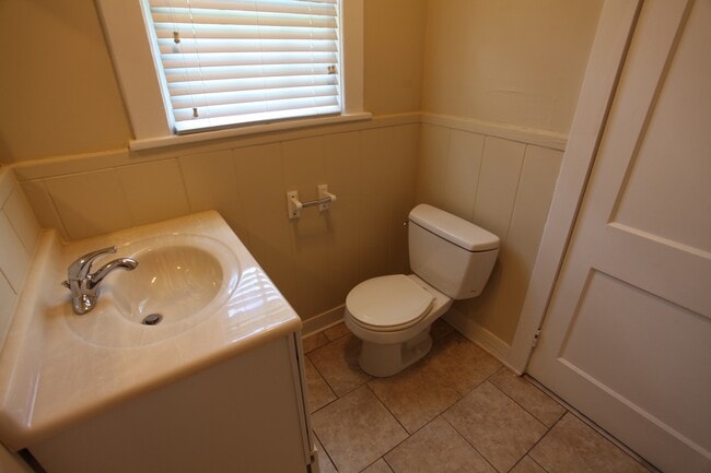 Building Photo - 3bed/2bath House off of Wire Road. Rental includes water!