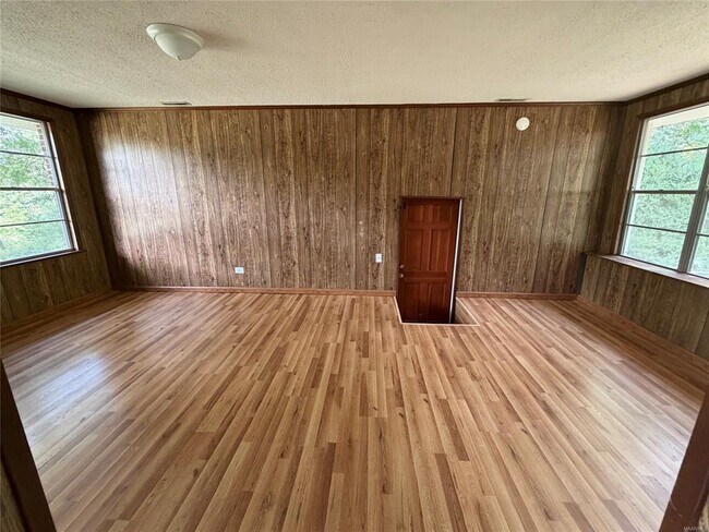 Building Photo - 11 Brookside Dr