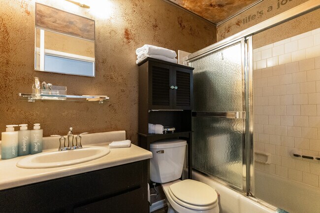 Building Photo - 6136 Hidden Cove