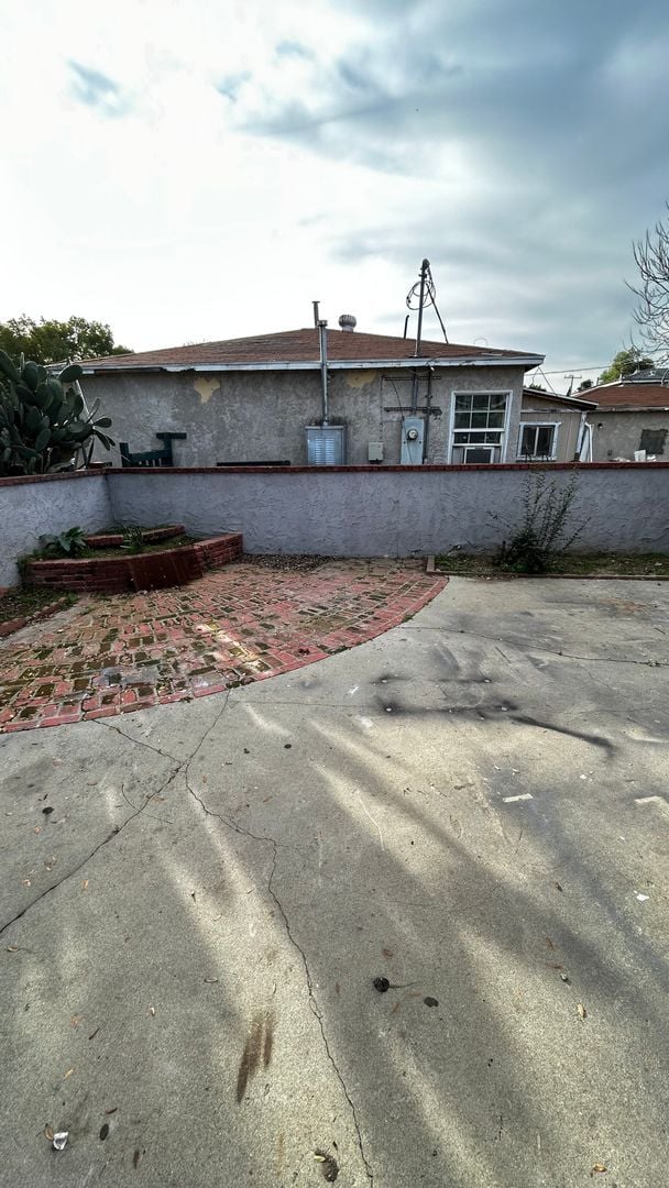 Building Photo - 306 W Sunkist St