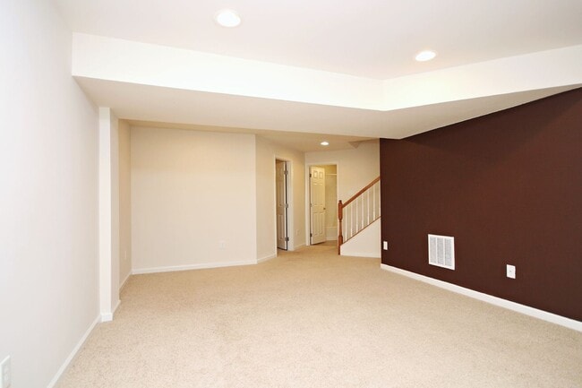 Building Photo - Pet-Friendly Townhome Near UVA Medical Center