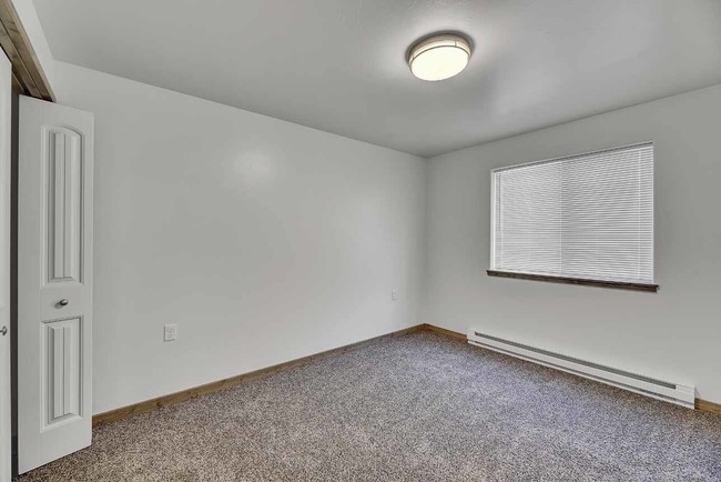 Building Photo - 940 Gibbon St