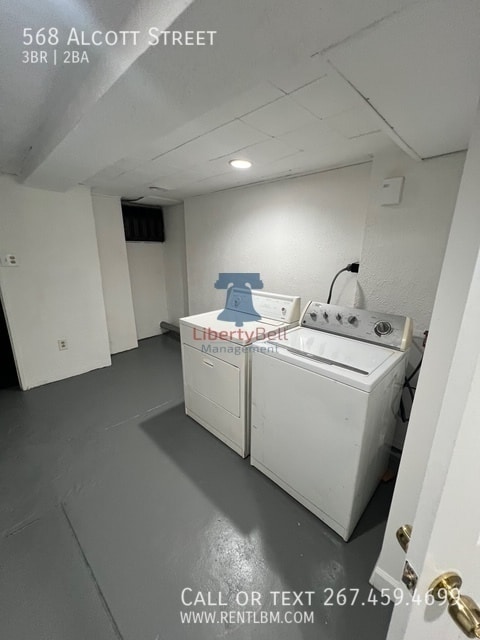 Building Photo - 568 Alcott St