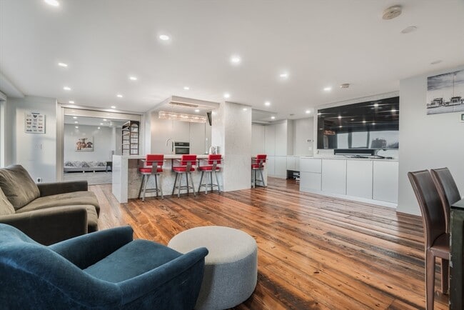 Building Photo - 151 Tremont St