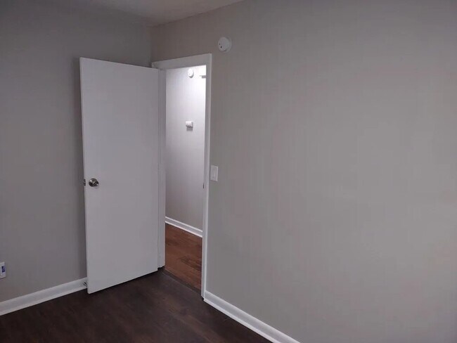 Building Photo - 4707 Wellborn Dr