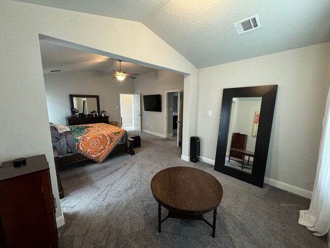 Building Photo - Modern 3-Bedroom Home Near Alamo Ranch wit...