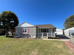 Building Photo - Clean and comfortable 3 bedroom available ...
