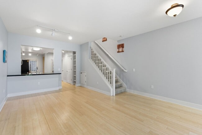 Building Photo - 1585 Brunswig Ln
