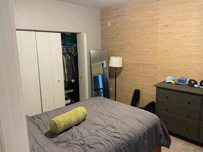 Building Photo - 1255 S State St