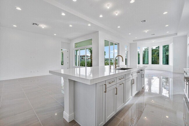 Building Photo - 4202 Mendel Ln