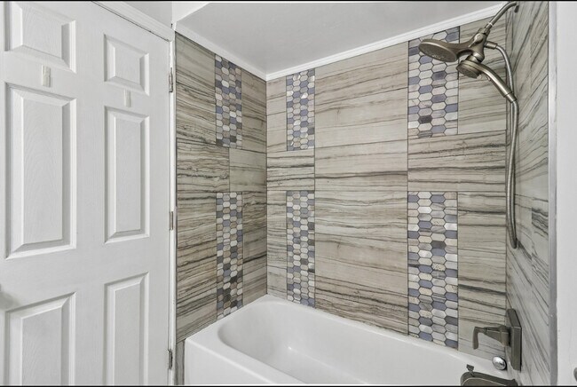 Building Photo - 840 W Arquilla Dr