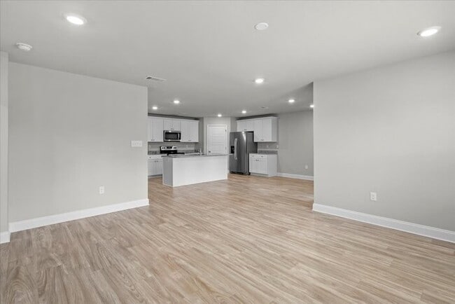 Building Photo - 18401 Elkwood Dr