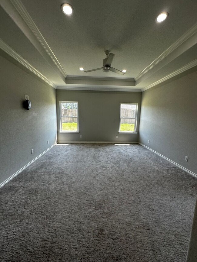 Building Photo - Beautiful home in Hallsville