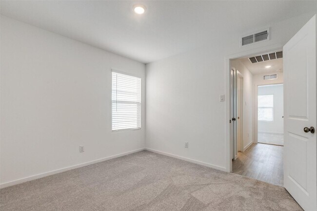 Building Photo - Brand-new home in McKinney’s Preserve at Honey Creek with spacious backyard, stylish interiors, c...