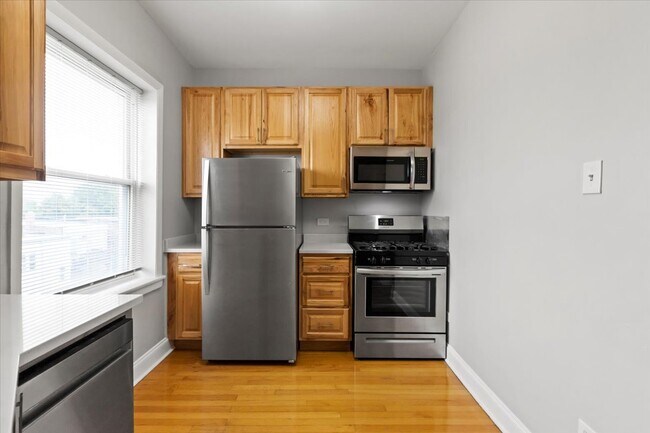 Building Photo - 1048 N Spaulding Ave