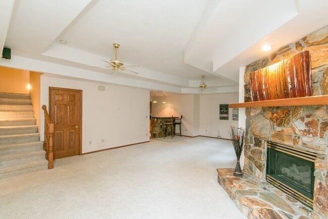 Building Photo - Huge 3-bedroom, 4-bath, 3-car garage townhome in Longfellow neighborhood