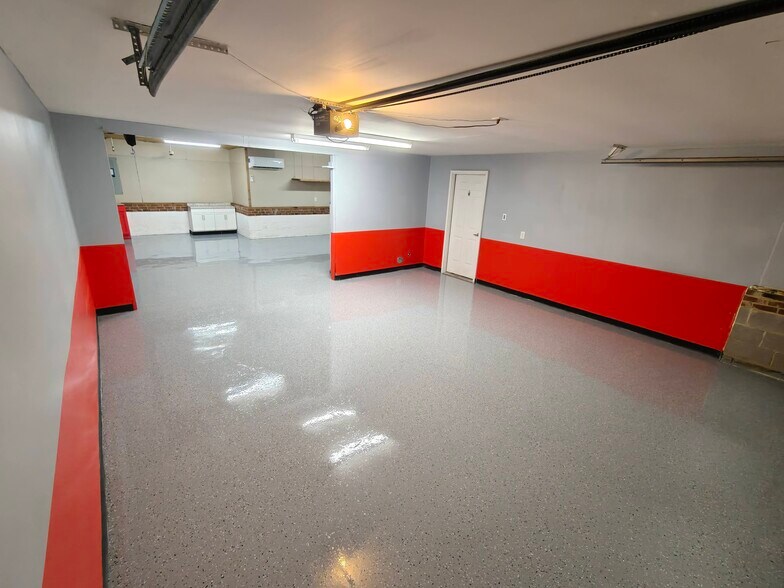 2+ Car Garage - 108 Kingsley Woods Dr