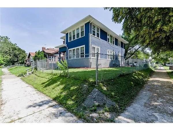 Building Photo - 2700 Irving Ave N