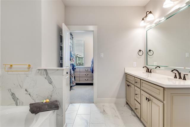 Building Photo - 3691 Rosemont Dr