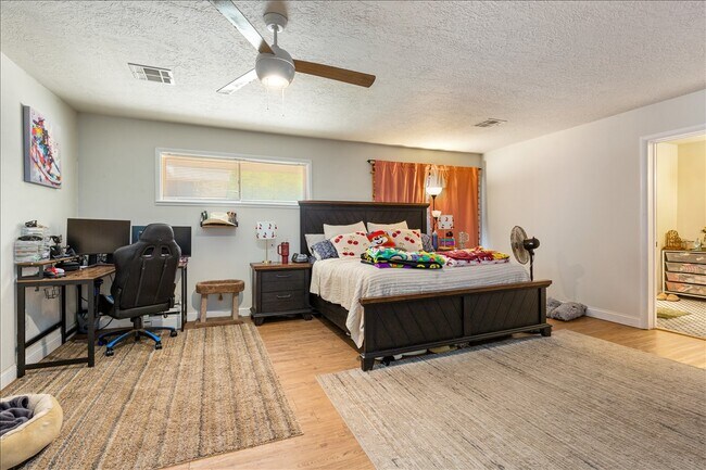 Building Photo - 3308 NW Atlanta Ave