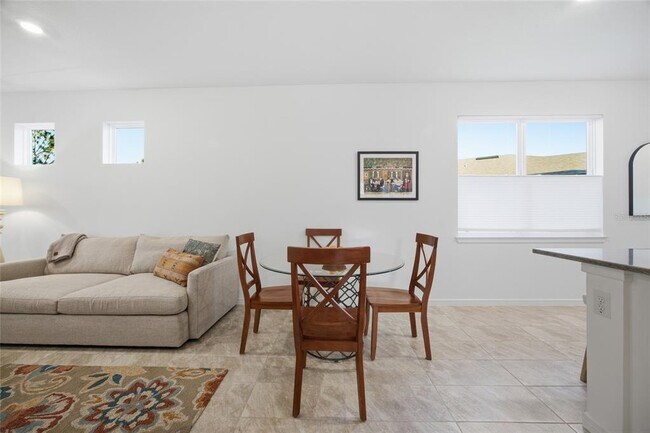 Building Photo - 6176 SW 93rd Ave