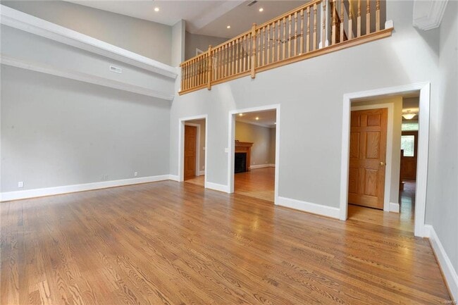 Building Photo - 8940 Ladue Rd