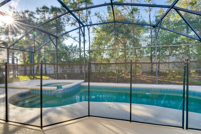 Building Photo - 532 Viola Dr