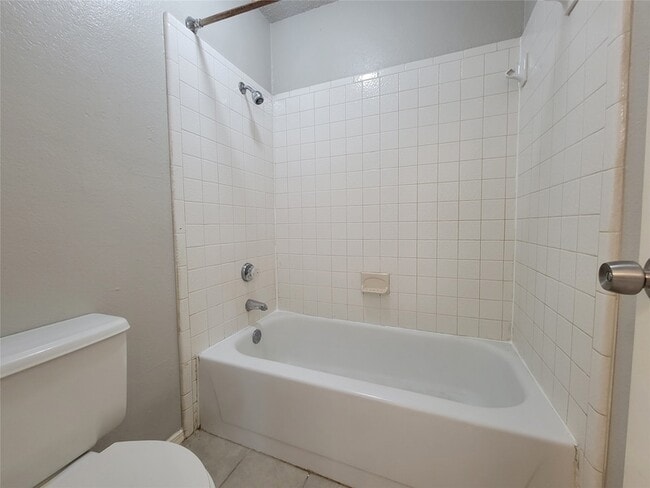 Building Photo - 10315 Limestone Dr