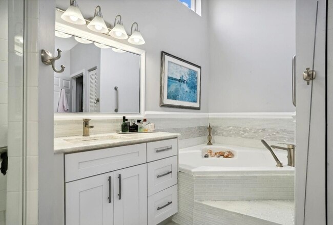 Building Photo - 7823 Bridlington Dr