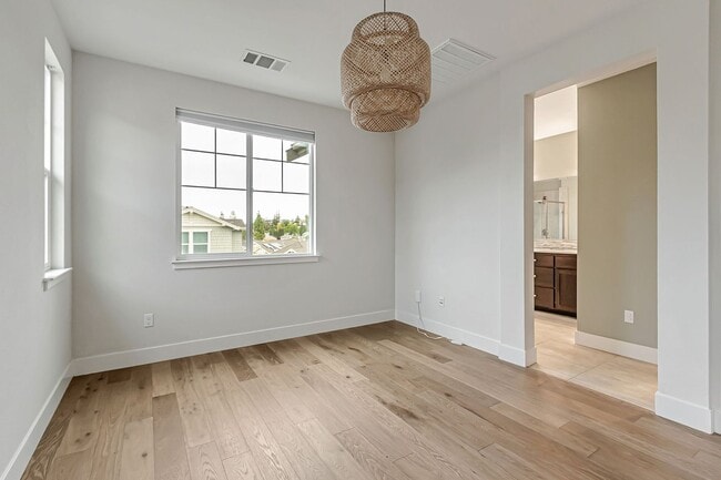Building Photo - Stunning Home with Modern Upgrades and Pri...