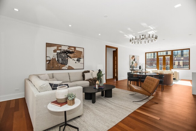 Building Photo - 1152 W Fulton Market