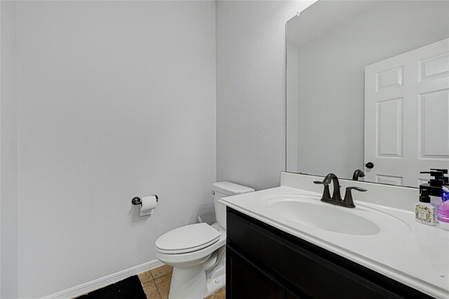 Building Photo - 13202 Chanel Dr