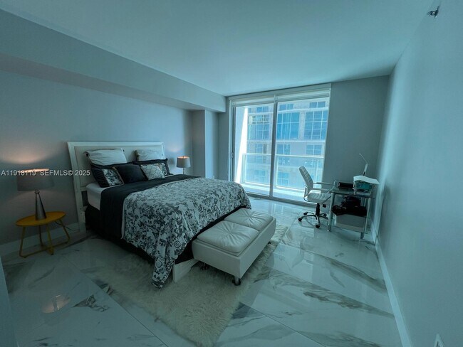 Building Photo - 55 SE 6th St