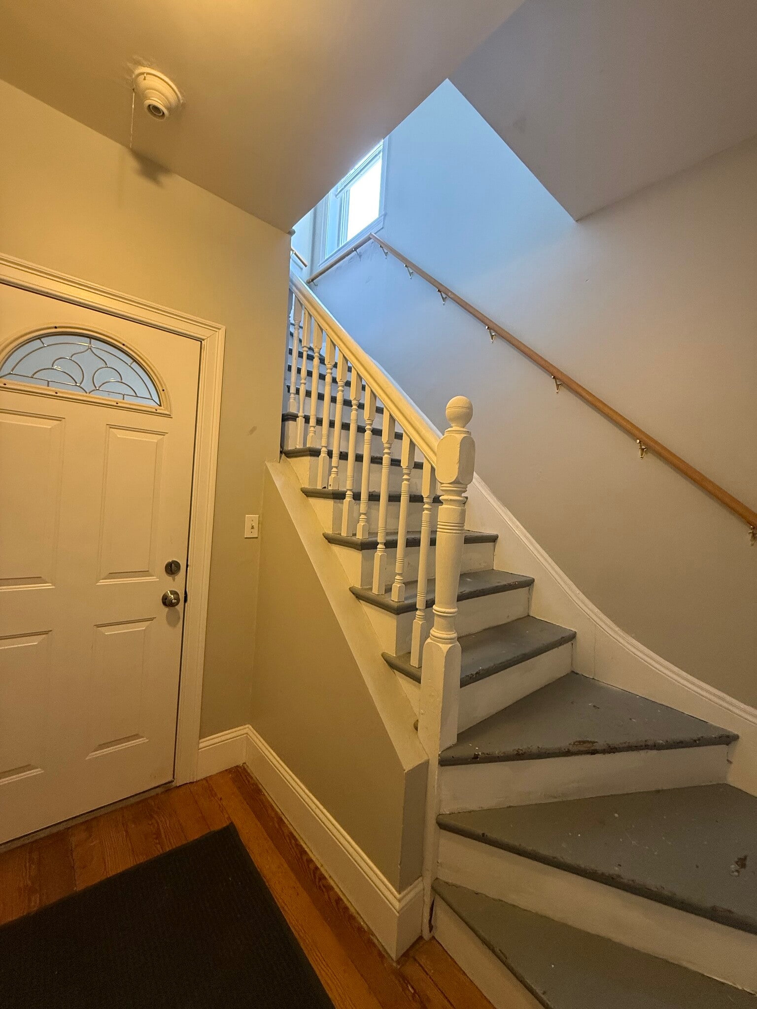 Front Entryway - 23 Beale St