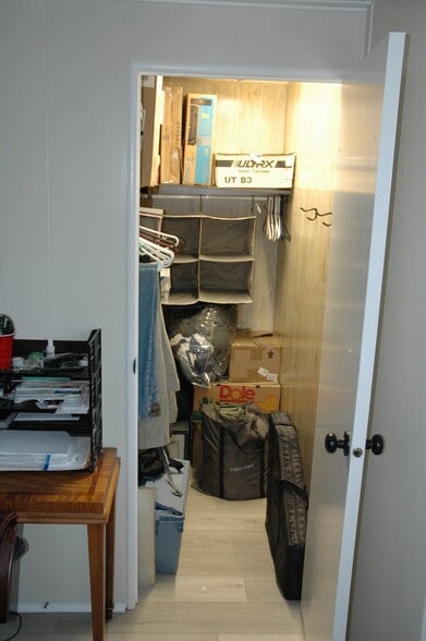 Building Photo - 23 Kinsmen Dr