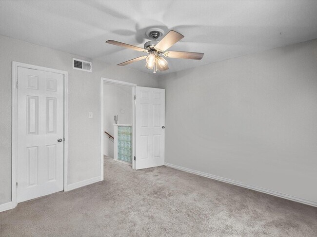 Building Photo - 18515 Egret Bay Blvd