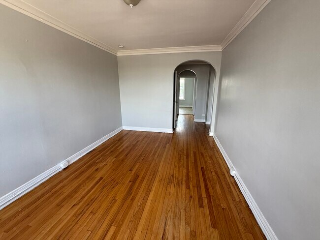 Building Photo - 5912 W 26th St