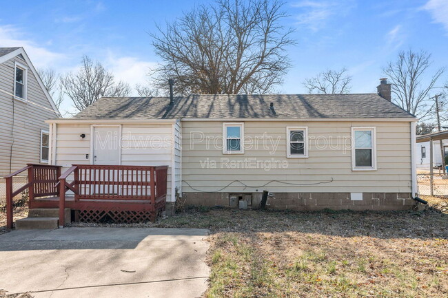 Building Photo - 161 Anistasia Dr