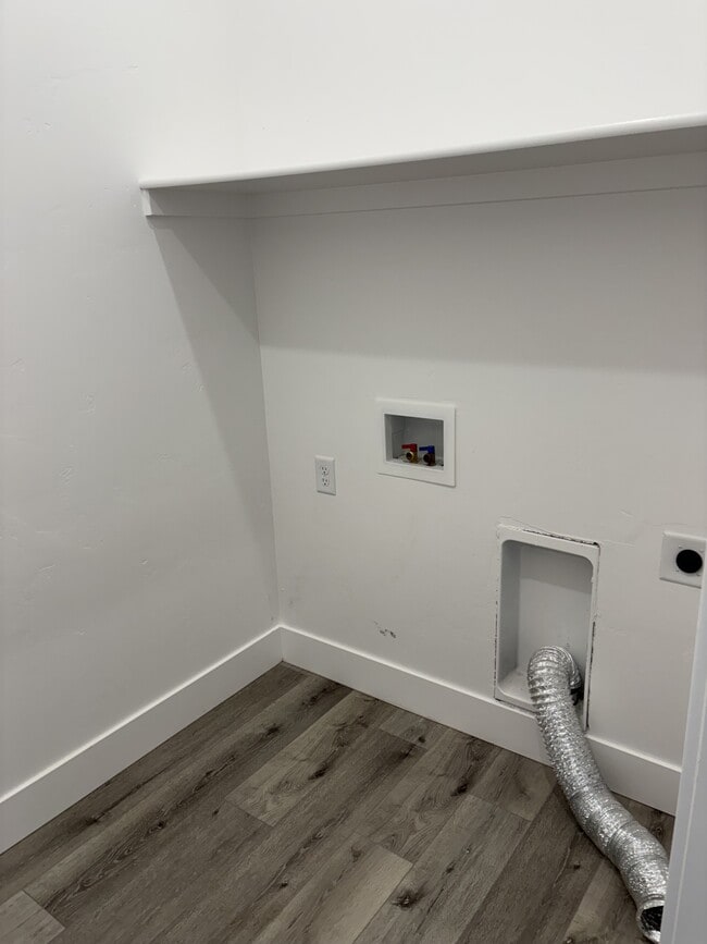 Building Photo - 187 Heaton Ln