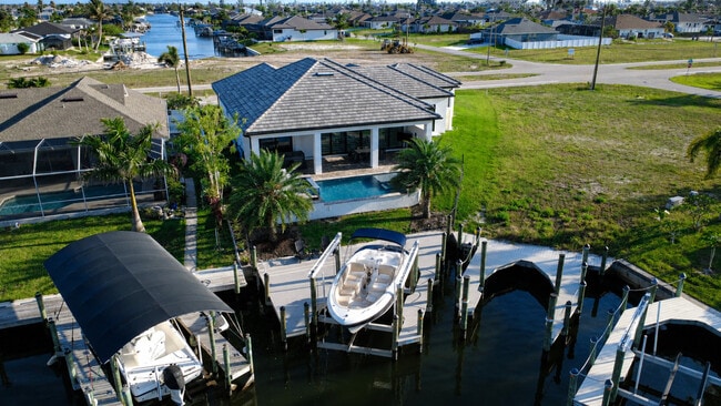 Building Photo - 3611 Gulfstream Pkwy