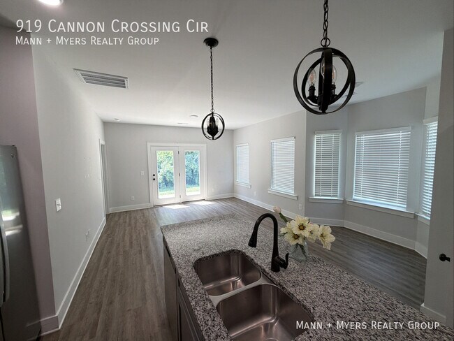 Building Photo - 919 Cannon Crossing Cir