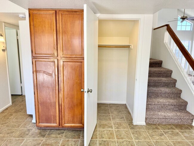 Building Photo - Two Story 3 Bedroom/2.5 Bath Home. Clean & Ready for Immediate Move-in!